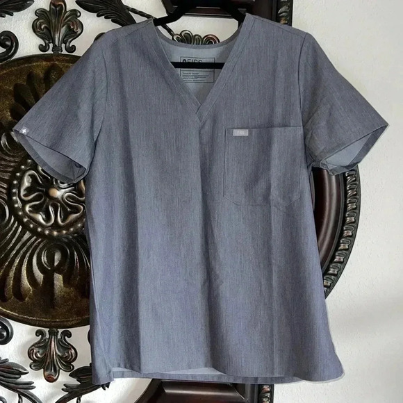 FIGS Men’s Graphite Gray Scrub Pullover Shirt Top 1 Pocket Large Short Sleeves - Picture 5 of 13